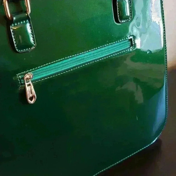 Ferris & Mor Green Faux Leather and Suede Purse - Picture 8 of 13